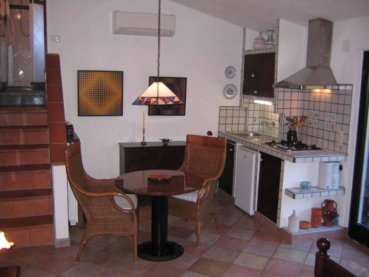 Studio-Appartment In Landhaus Mit Meerblick Porto Azzurro Exterior photo