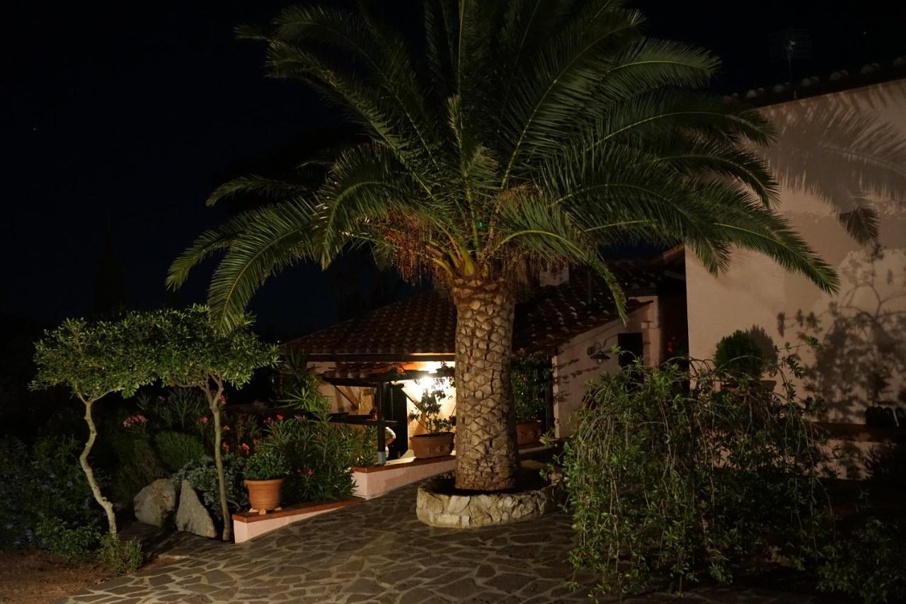 Studio-Appartment In Landhaus Mit Meerblick Porto Azzurro Exterior photo